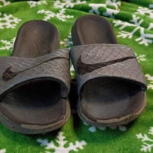 Nike Men's Black and Gray Slide Sandals